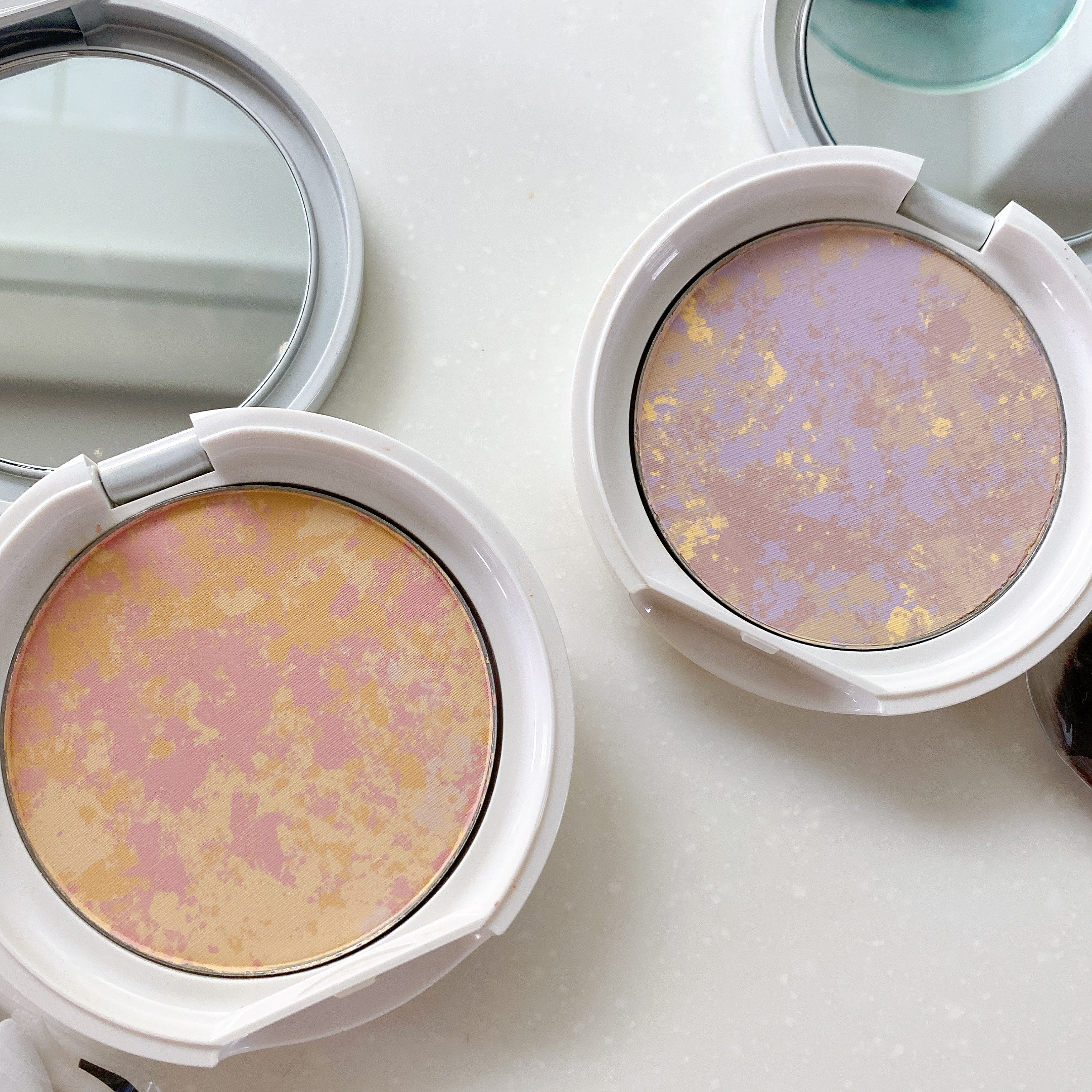 ONLY MINERALS マーブルフェイスパウダーシマーのクチコミ「\ONLY MINERALS マーブルフェイスパウダーシマー/

ウォーム

クリーン

SP.....」（1枚目）