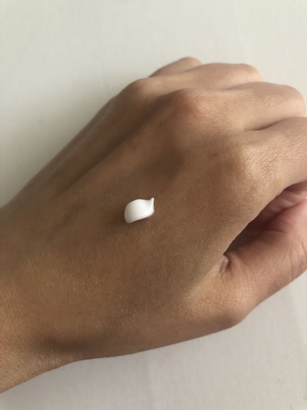 ブライトニングクリーム/ウーマンエッセンシャルズ/ボディクリームを使ったクチコミ（2枚目）