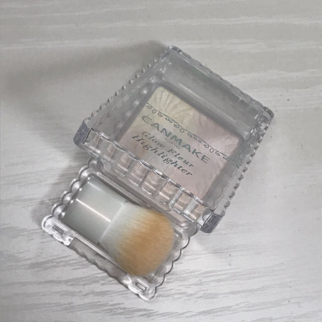 グロウフルールハイライター 02 イルミネートライト/キャンメイク/パウダーハイライトを使ったクチコミ（2枚目）