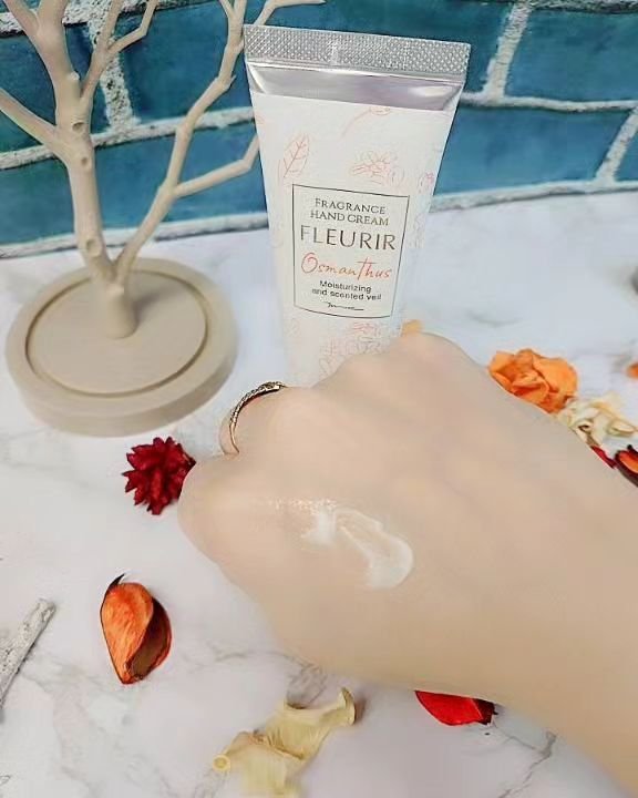 フルリール ハンドクリーム オスマンサス /MOC/ハンドクリームを使ったクチコミ（3枚目）