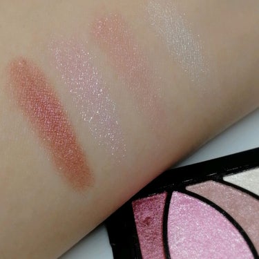 UR GLAM　VELVET EYE COLOR PALETTE/U R GLAM/パウダーアイシャドウを使ったクチコミ（2枚目）