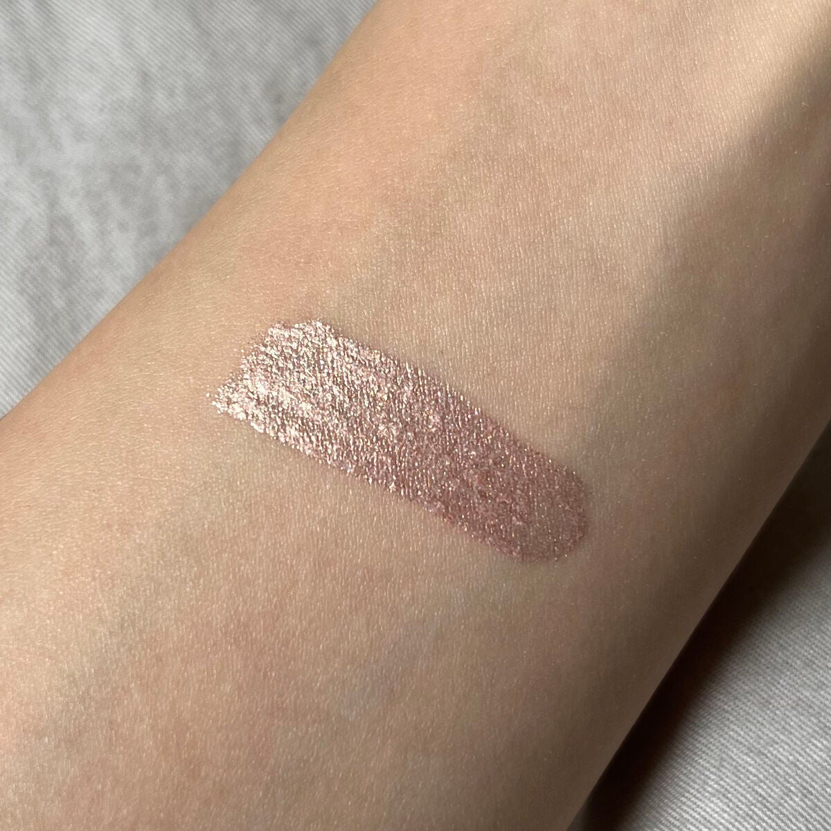 ダズルシャドウ リキッド/M・A・C/リキッドアイシャドウを使ったクチコミ(3枚目)