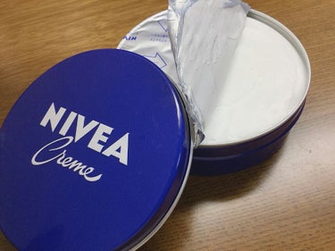 NIVEA　ニベアクリームc


なくなったので買ってきました！！！


昔はべたべたしてて嫌だったんですが、ここ4、5年はお気に入りでリピート4個目です👼

私は極度の乾燥肌で、冬は足とかにぶつぶつが