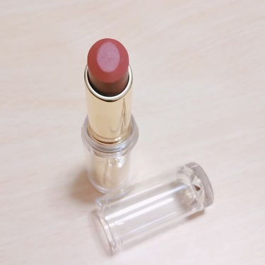 めっちゃええやんブラウンリップ💄

セザンヌ ラスティンググロスリップ 101💄

精神回復のために購入したけど塗り心地よいし発色ちょうどいいし色持ちも良いし。🙆

以前ラスティンググロスリップを持って