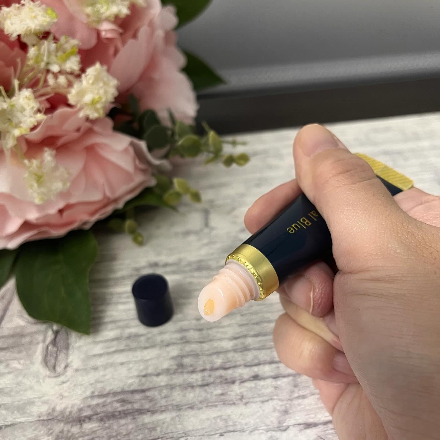 ニベア　ロイヤルブルーリップ　濃密美容ケア/ニベア/リップ美容液を使ったクチコミ（3枚目）