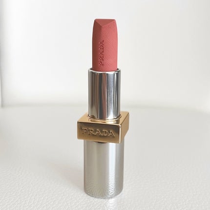 モノクローム ウェイトレス リップカラー(マット レザー)/PRADA BEAUTY/口紅を使ったクチコミ(4枚目)