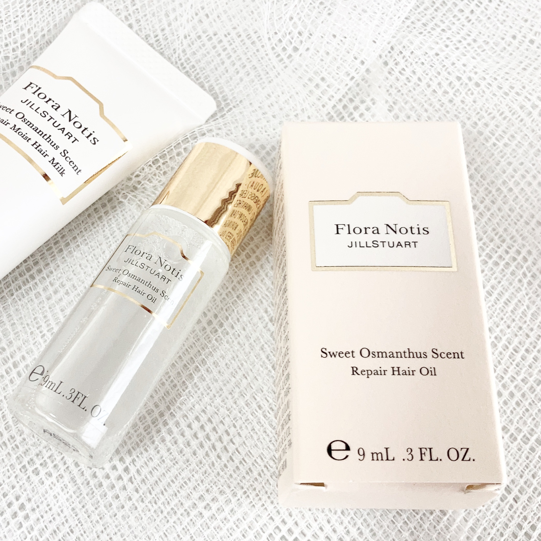 Flora Notis JILL STUART スウィートオスマンサス　リペアヘアオイルのクチコミ「ーーーーーーーーーーーーーーーー
Flora Notis JILL STUART
スウィートオ.....」（1枚目）
