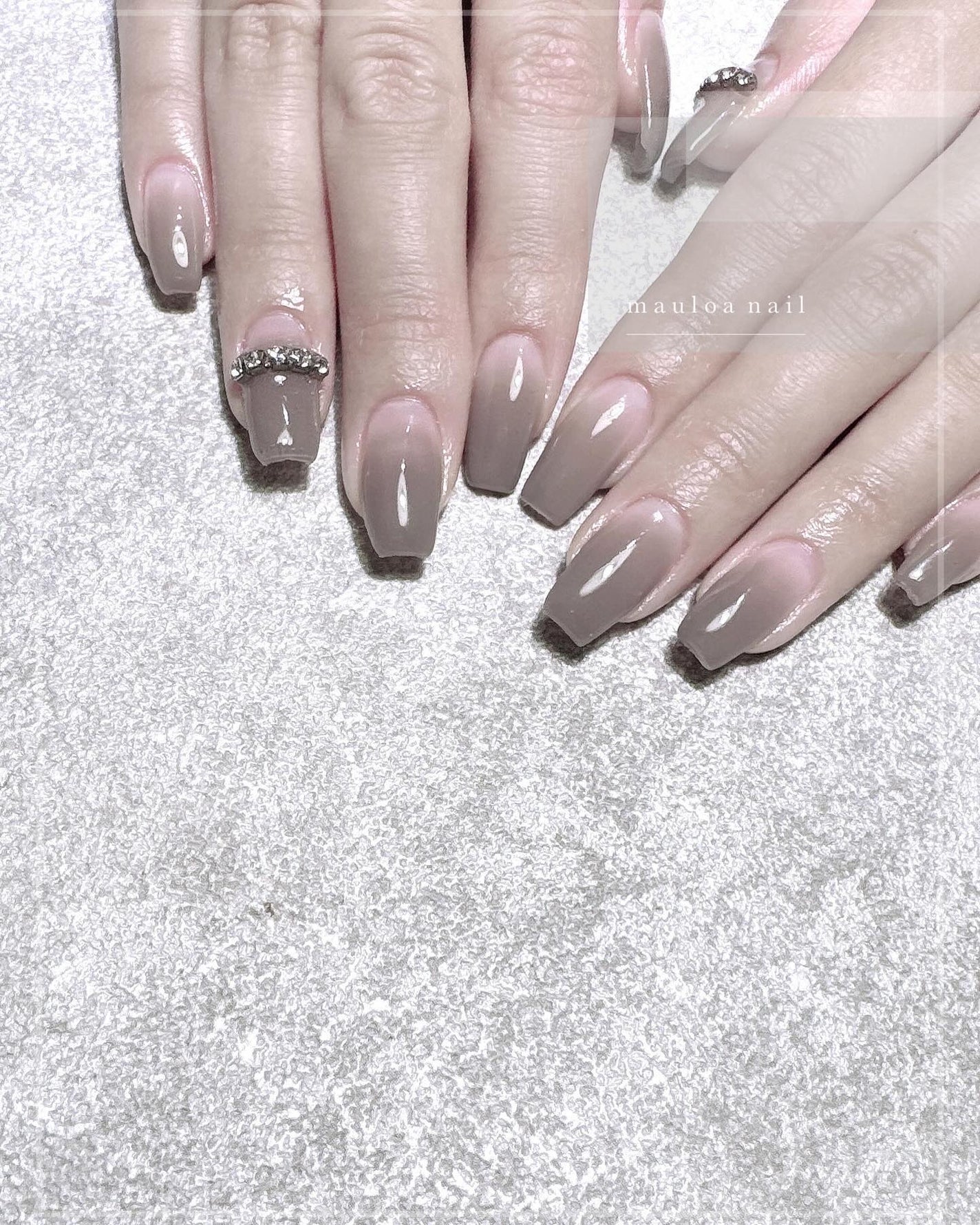 mauloa_nail on LIPS 「・グレージュ❤︎いつもありがとうございます☺️⭐️・ネイルやり..」(1枚目)