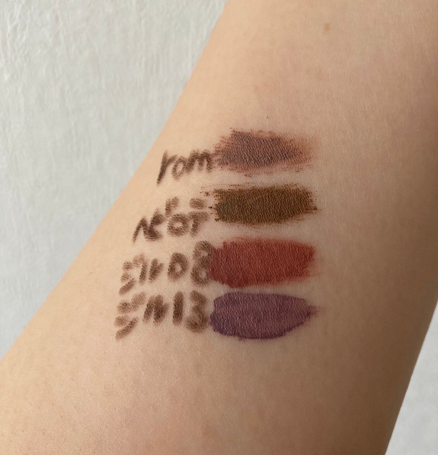 カラーリングアイブロウ/ヘビーローテーション/眉マスカラを使ったクチコミ(2枚目)