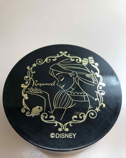 しまむら DNフェイスパウダーLOライトオークル〈ディズニー・マリー〉のクチコミ「フェイスパウダーを探してて、しまむらで見かけてパケ買いをしました。
見た目が可愛いので、朝か.....」(1枚目)