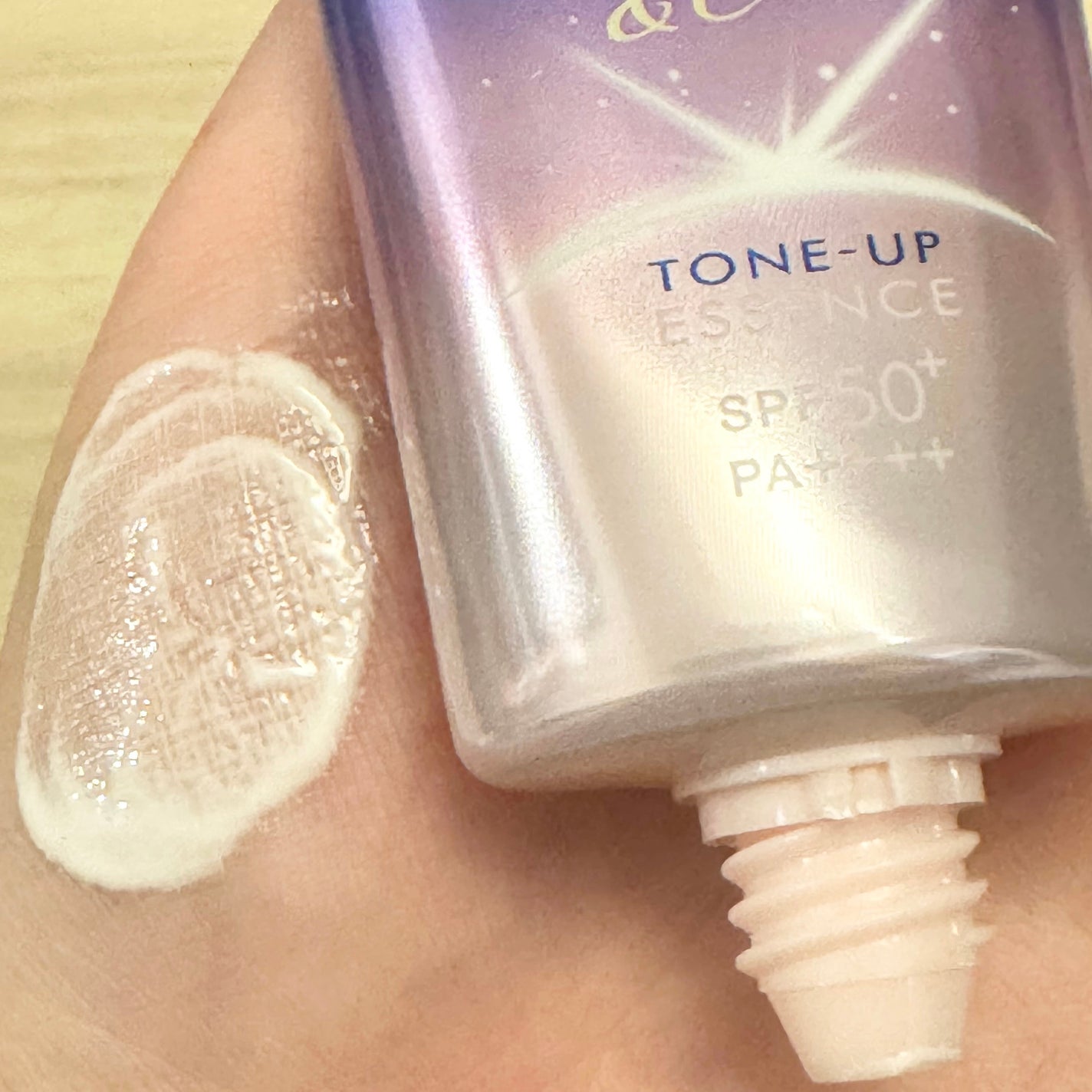 ニベアUV ディープ プロテクト&ケア トーンアップ エッセンス/ニベア/日焼け止めローションを使ったクチコミ(2枚目)