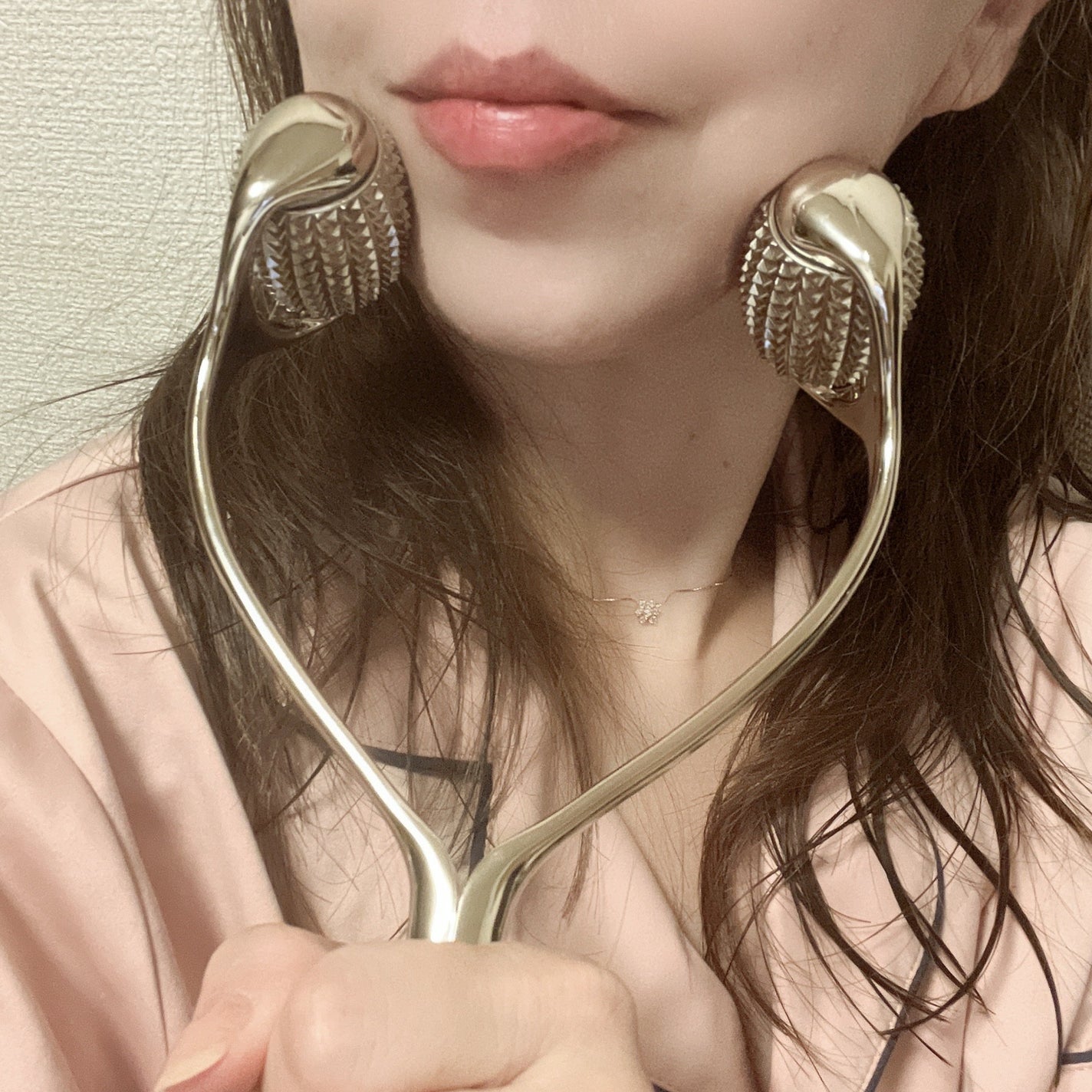 kaori♡ on LIPS 「フェイスラインのたるみが気になるお年頃👵🏽なので自宅ですきま時..」(4枚目)