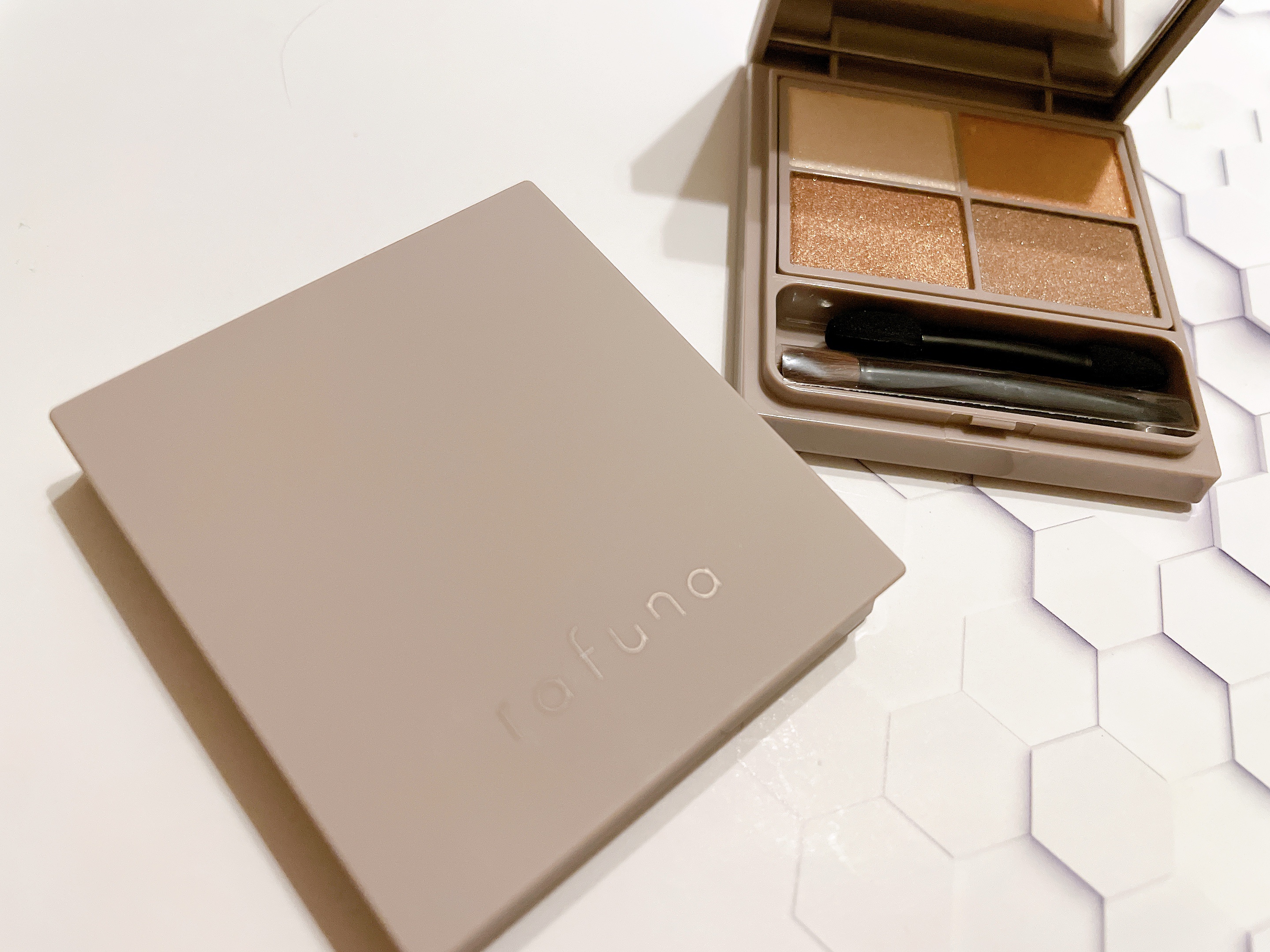 デザイニングアイカラー 01 ナチュラルブラウン/rafuna/アイシャドウパレットを使ったクチコミ（1枚目）