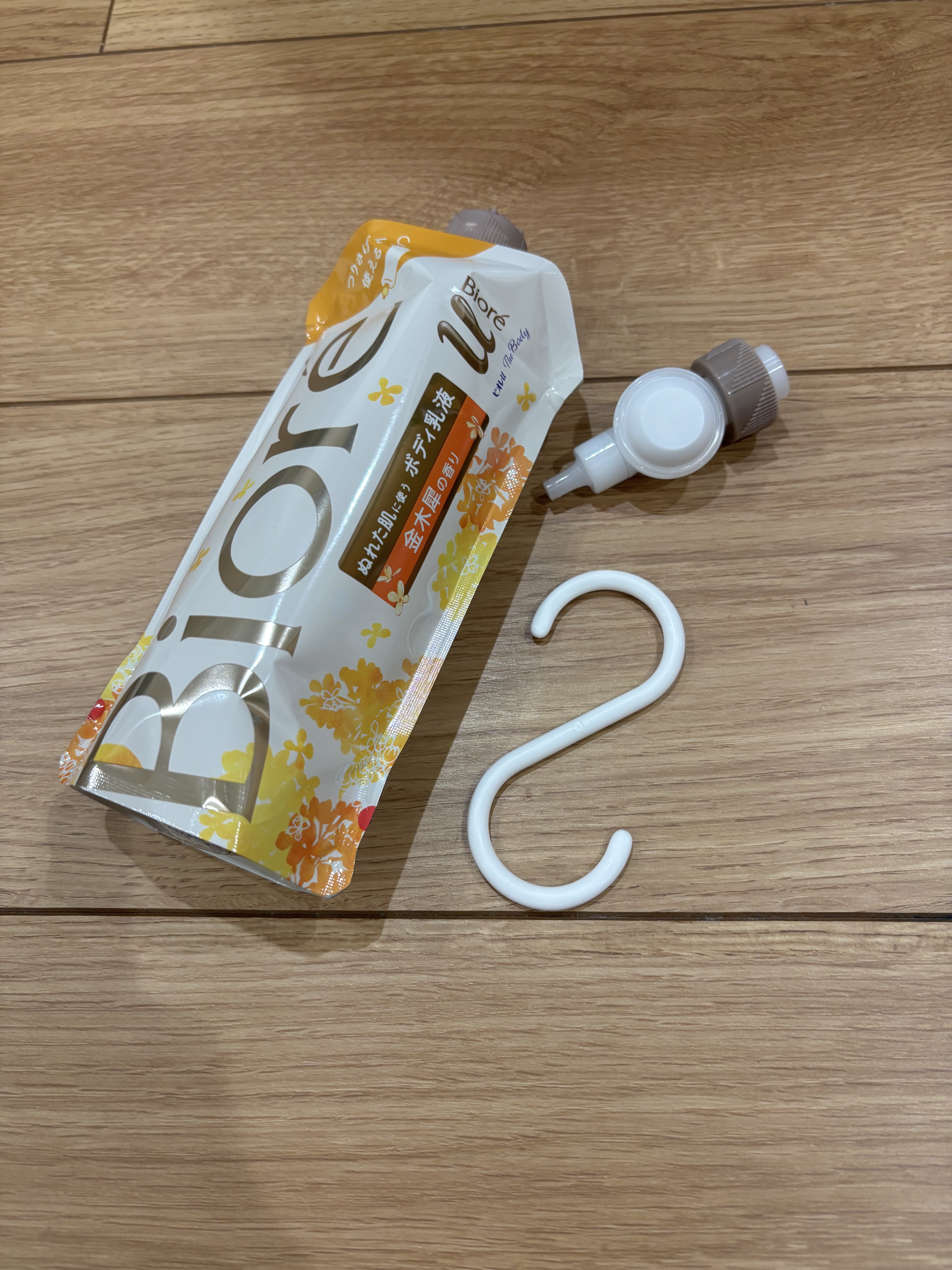 ザ ボディ ぬれた肌に使うボディ乳液 金木犀の香り セット(フック+ノズル+つりさげパック300ml)/ビオレu/ボディミルクを使ったクチコミ（2枚目）