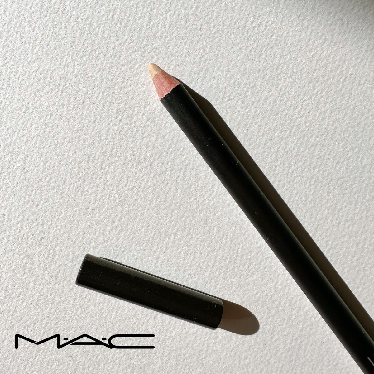 スタジオ クロマグラフィック ペンシル NC15／NW20/M・A・C/ペンシルコンシーラーを使ったクチコミ（1枚目）