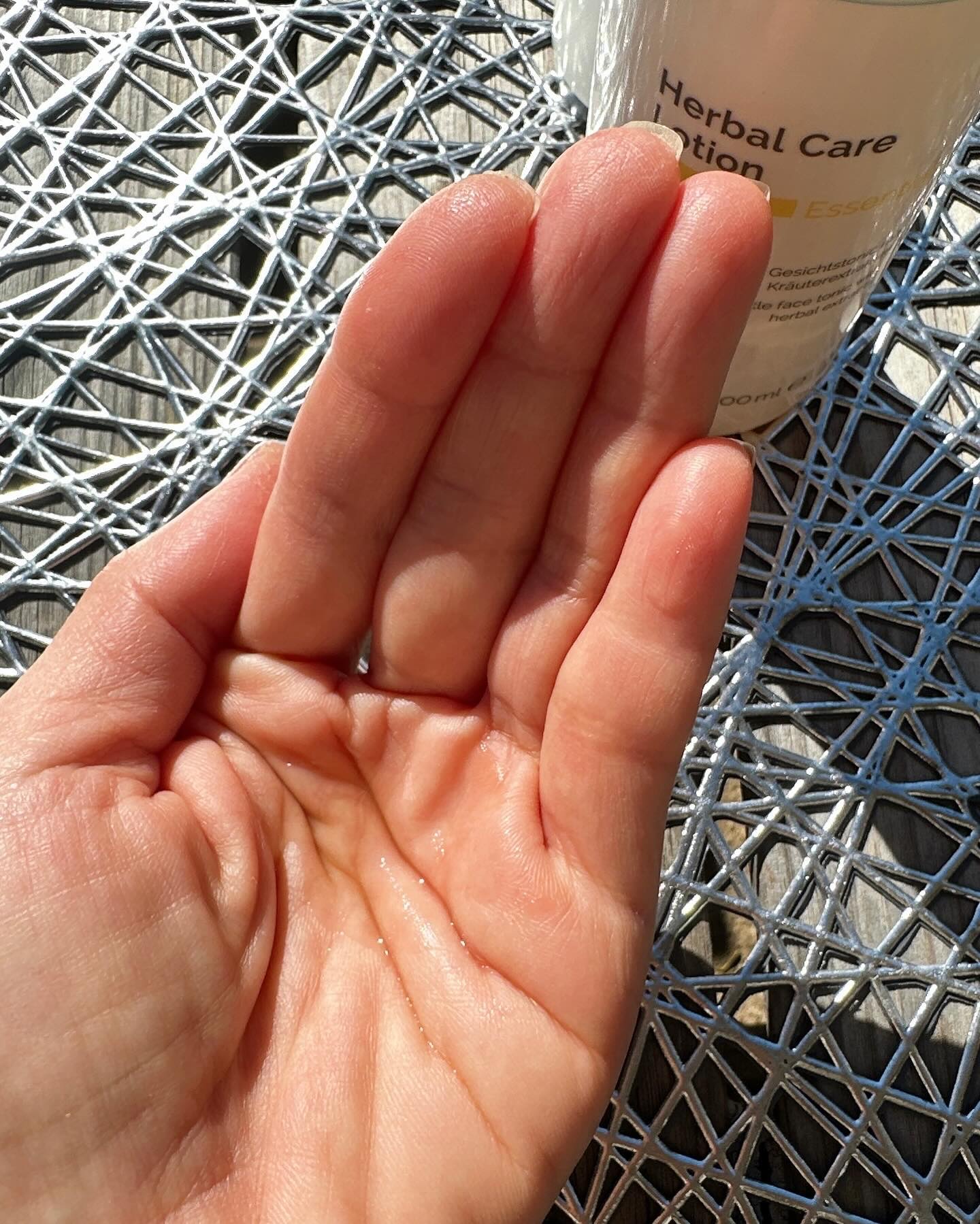 ハーバルケアローション/シュラメック/化粧水を使ったクチコミ（3枚目）