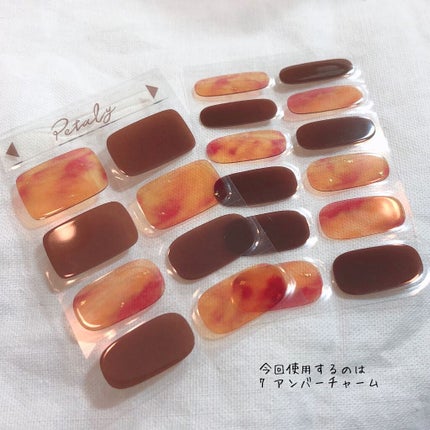 ジェルミーワン ジェルミーミラーライトのクチコミ「何年も愛用してる大好きなジェルミーワンからジェルネイルシール登場😭👏🏻💕シールに見えないぷっく.....」(2枚目)