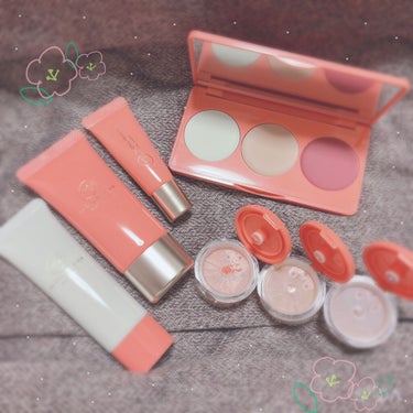 ONLY MINERALS N by ONLY MINERALS フォーユアリップミネラルのクチコミ「N by ONLY MINERALS まねっこメイク🍑💕

色いっぱい使ってごちゃごちゃする！.....」（1枚目）