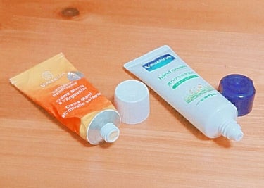 WELEDA ヒッポファンフルーティ ハンドクリームのクチコミ「« ヴェレダ » ネイチャーズウェイ
ハンドクリーム
全4種  50ml  ￥1,296(税込.....」（1枚目）