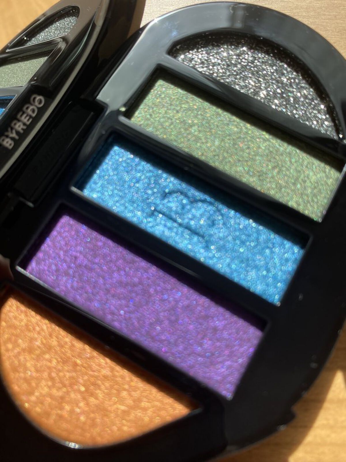 Eyeshadow 5 Colour Compacts/BYREDO/アイシャドウパレットを使ったクチコミ（3枚目）