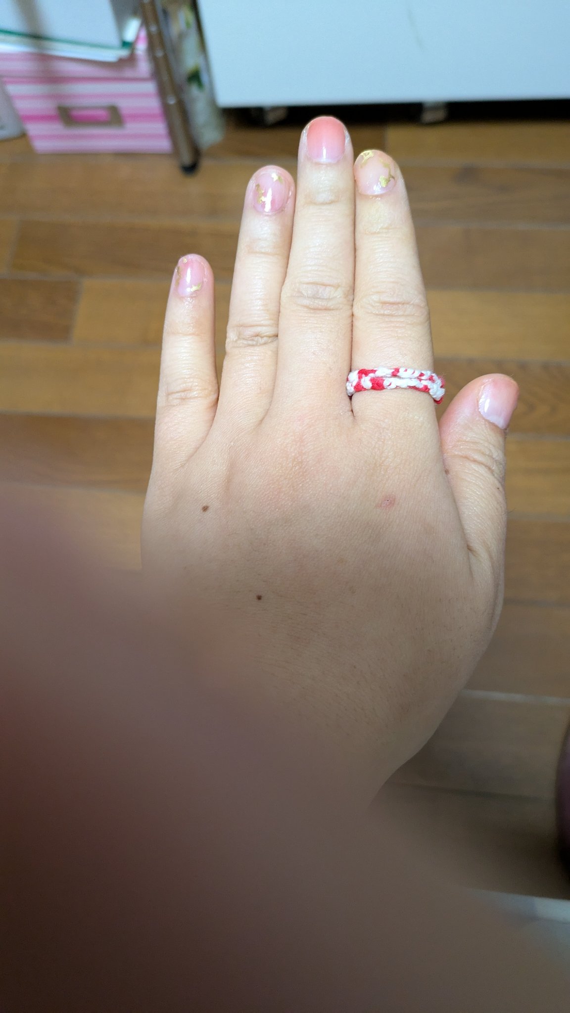 ダイソー  ちびジェルネイルシール (ニュアンスピンク)/DAISO/ネイルチップ・パーツを使ったクチコミ（2枚目）