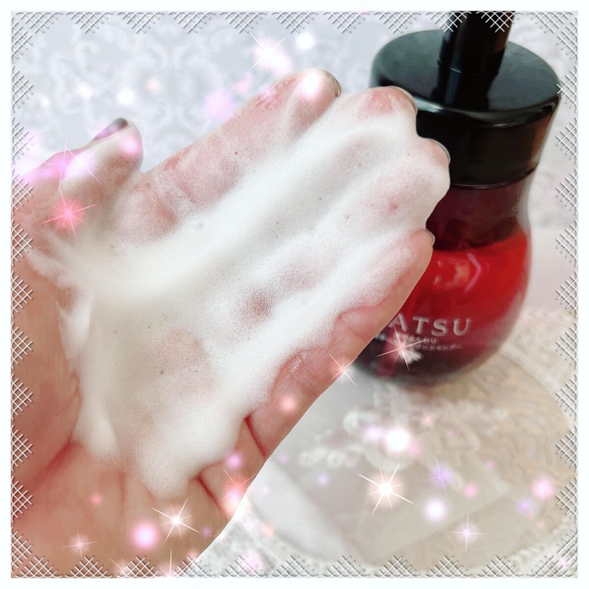 アピセラピーコスメティクス 泡でふんわり薬用オールインワンシャンプーのクチコミ「
⁡
＼赤くて丸いフォルムが印象的😳☆。 ／
⁡
泡でふんわり
薬用オールインワンシャンプー
.....」（3枚目）