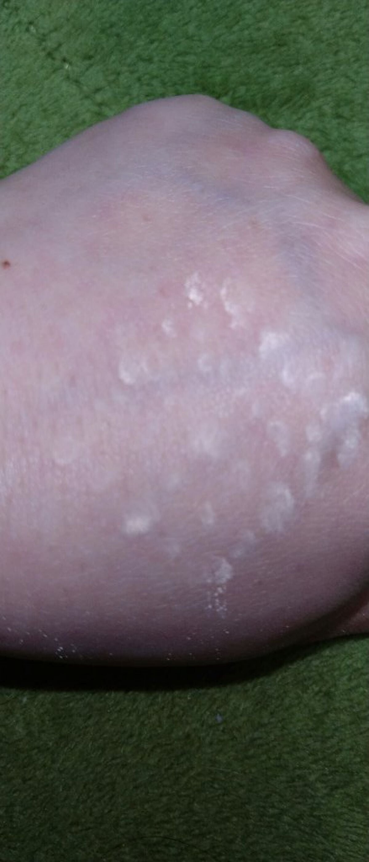 フィニッシングUVパウダー クール/チャコット・コスメティクス/ルースパウダーを使ったクチコミ(5枚目)