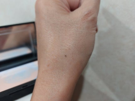 ライトリフレクティング プリズマティックパウダー/NARS/プレストパウダーを使ったクチコミ(2枚目)