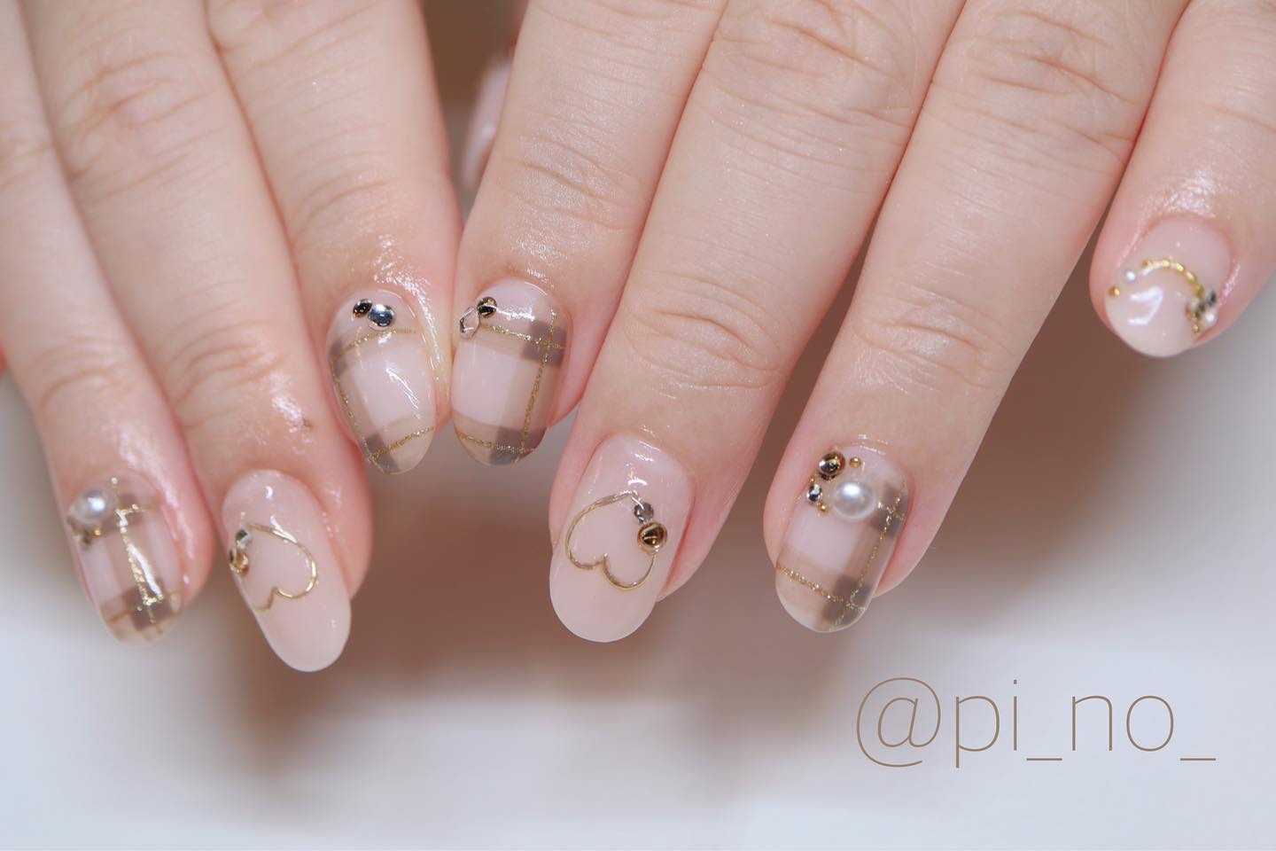 #チェックネイル,#ガーリーネイル,#ハートネイル,#初夏ネイルのネイルデザイン