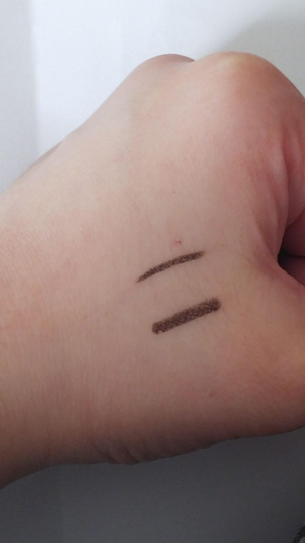 「密着アイライナー」クリームペンシル/デジャヴュ/ペンシルアイライナーを使ったクチコミ(3枚目)