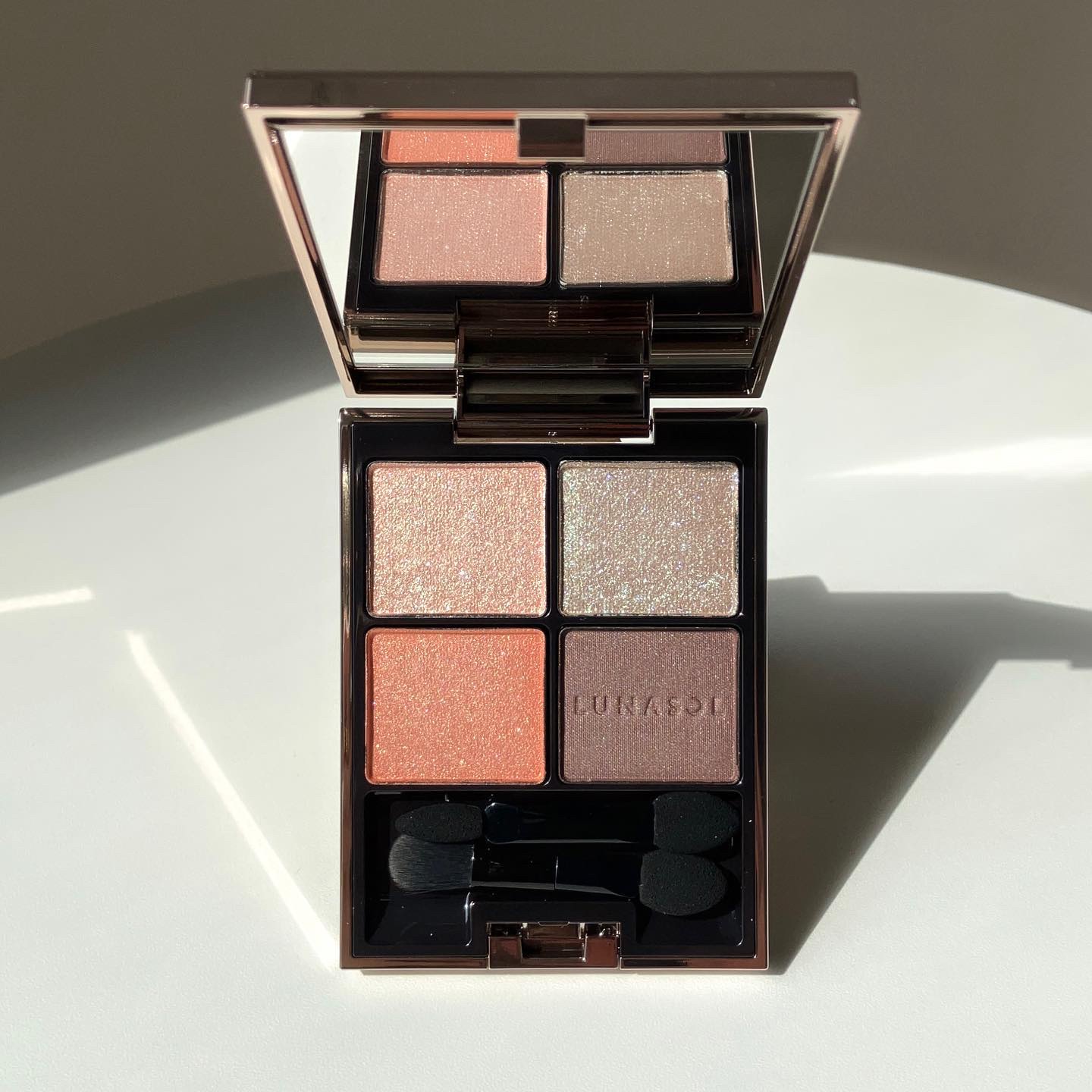 アイカラーレーション EX34 Gleaming Rise(店舗限定)/LUNASOL/アイシャドウパレットを使ったクチコミ（1枚目）