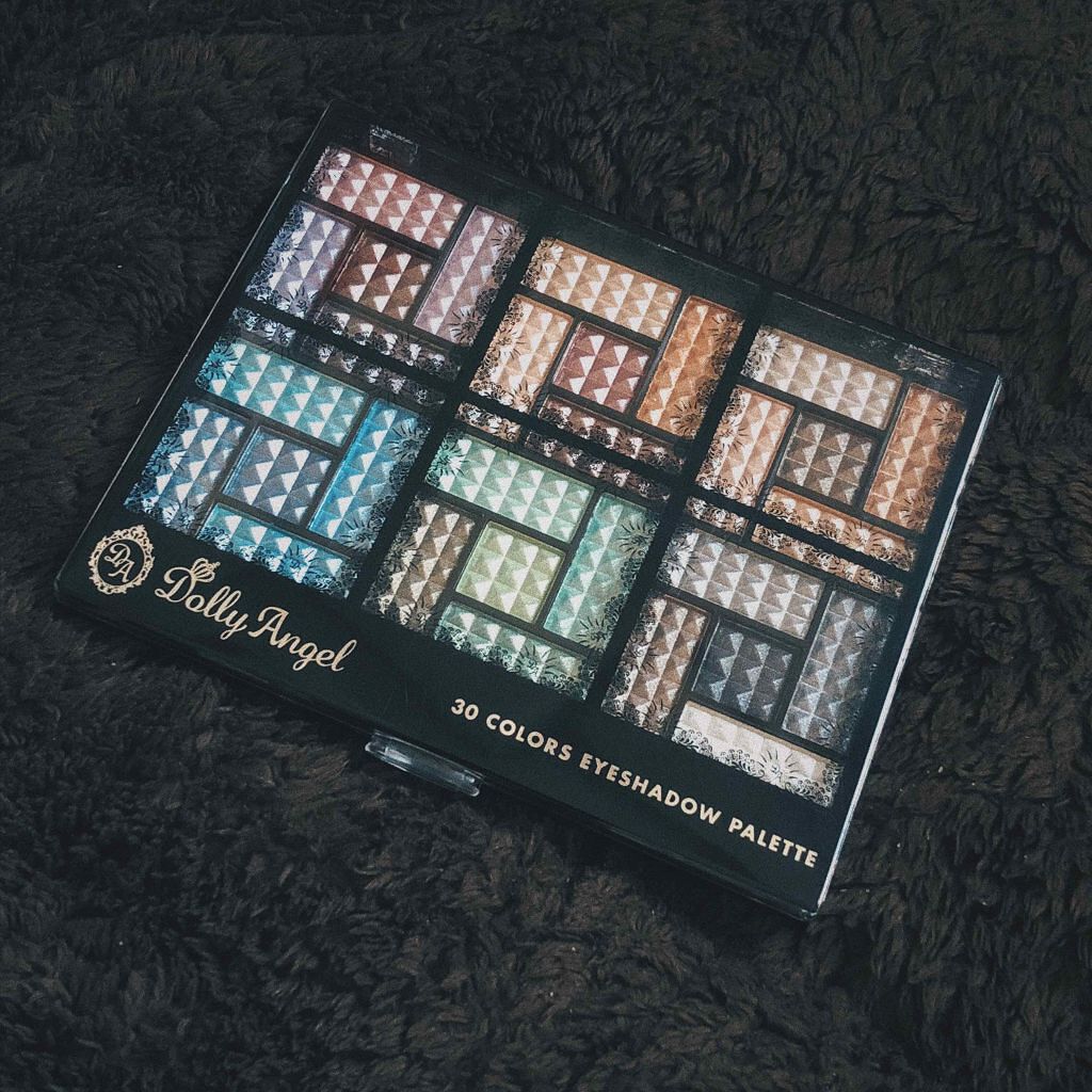 30COLORSEYESHADOWPALETTE/Dolly Angel/アイシャドウパレットを使ったクチコミ(1枚目)