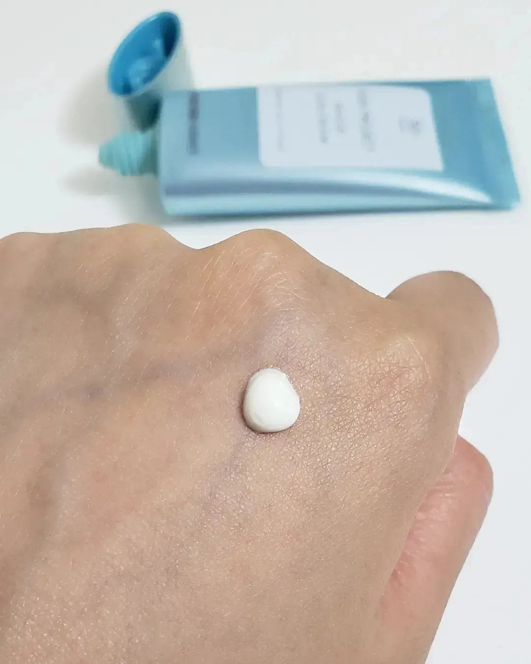 サンプロジェクト ウォーターサンクリーム SPF50+ PA+++/THANK YOU FARMER/日焼け止めクリームを使ったクチコミ(3枚目)