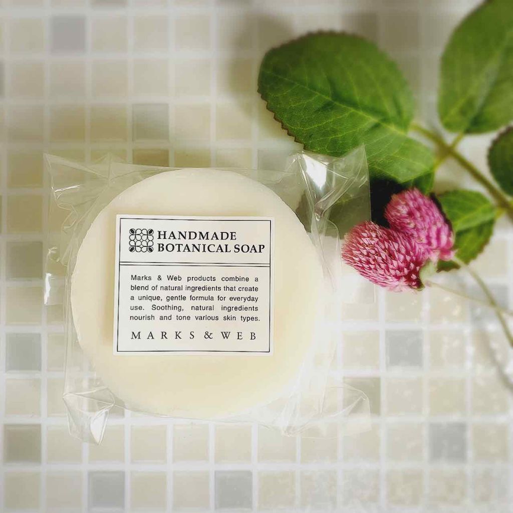 MARKS&WEB ハンドメイドボタニカルソープ シアバター／シルクプロテインのクチコミ「マークスアンドウェブ ハンドメイドボタニカルソープ シアバター/シルクプロテイン。

マークス.....」（1枚目）