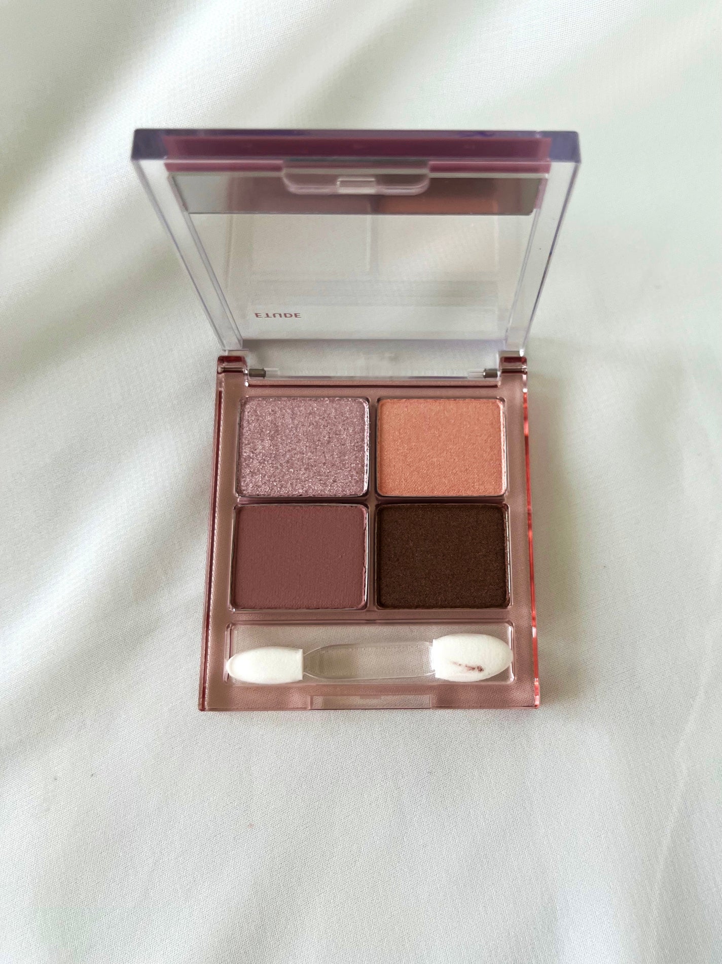 Tomoko/見えない世界から届ける“儚げ透明感メイク“ on LIPS 「渋谷で期間限定で開講されてるエチュードのポップアップイベント“..」(4枚目)