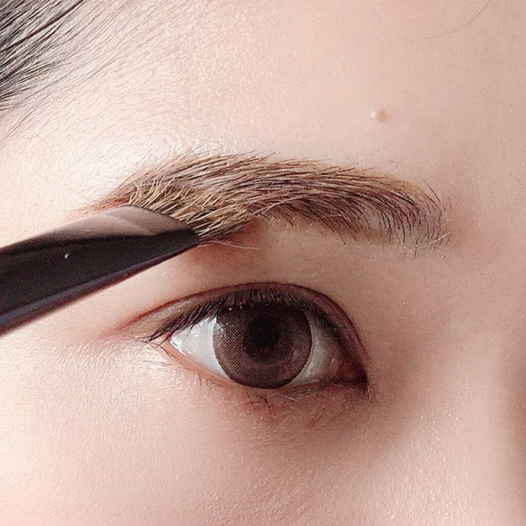 眉尻が上手く描けない人必見!眉尻がない&消える…お悩み別に整え方・描き方を解説しますのサムネイル
