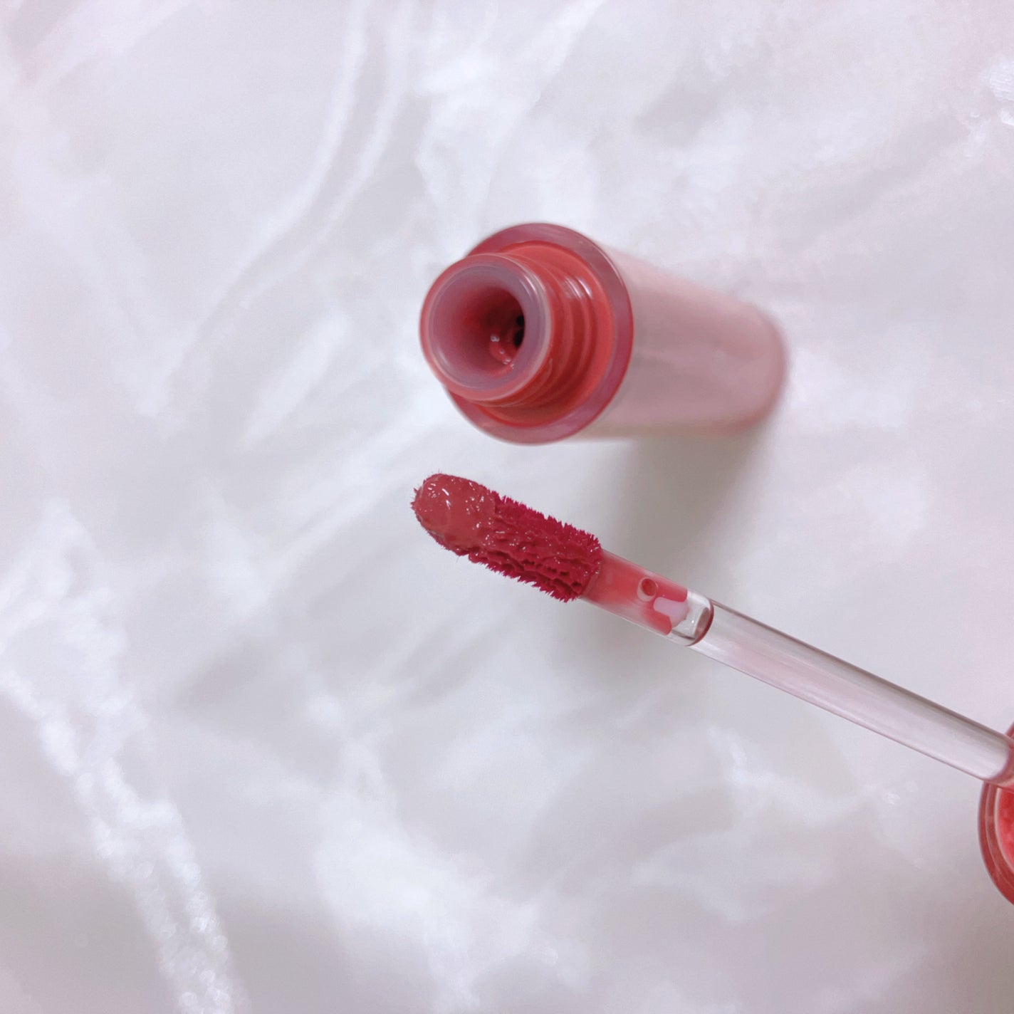 ジューシーラスティングティント/rom&nd/リップティントを使ったクチコミ(4枚目)