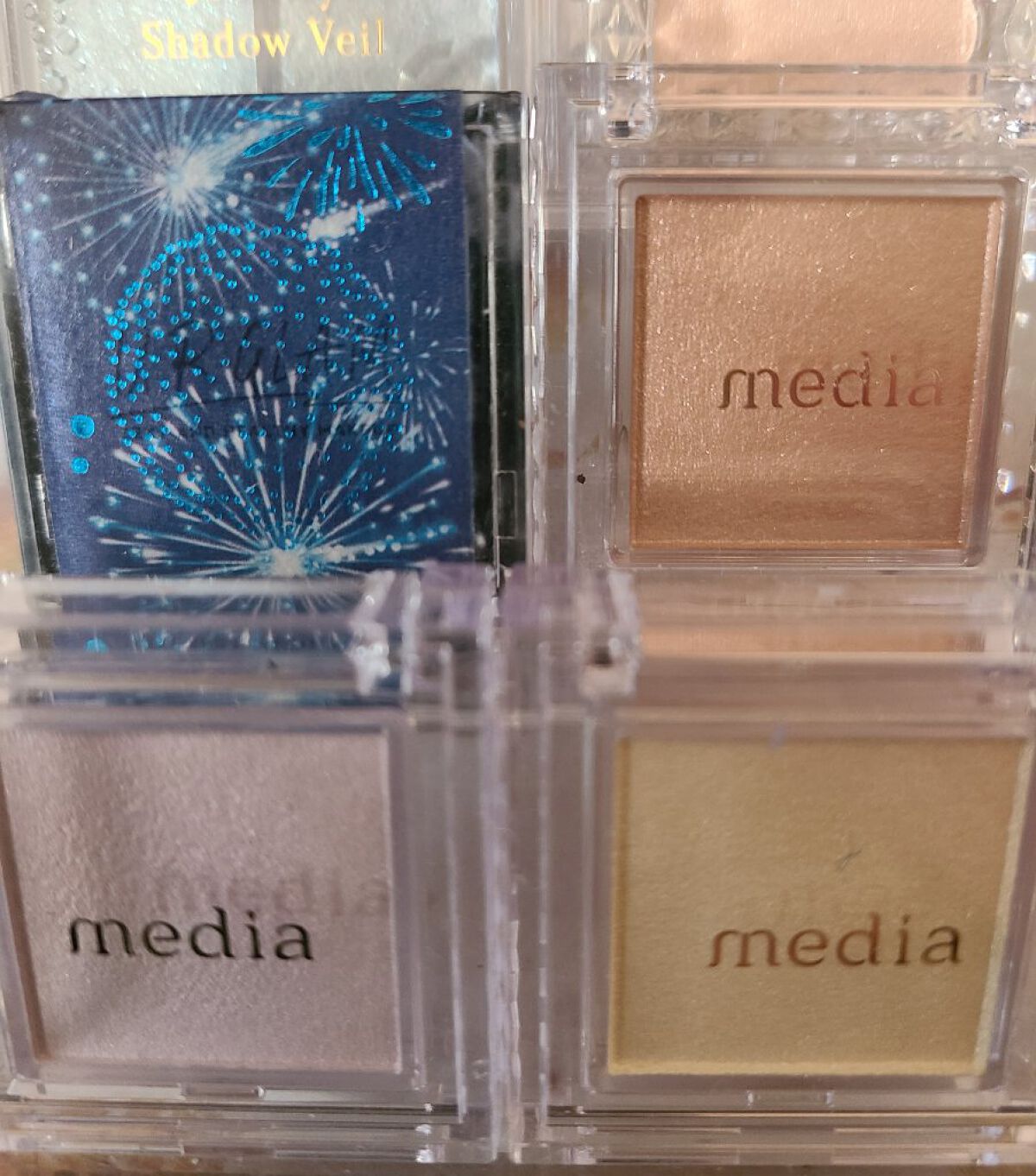 ブライトアップアイシャドウ GD-01 (イエローゴールド)/media/単色アイシャドウを使ったクチコミ（1枚目）