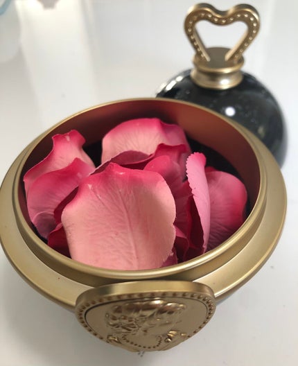 レ・メルヴェイユーズ ラデュレ リミテッド エディション ローズ ラデュレのクチコミ「ラデュレの限定ポット
ラデュレの限定ポット❤︎
もちろん今年のコフレも買ったよ〜!
漆黒.....」(3枚目)