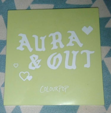 Aura & Out /ColourPop/パウダーアイシャドウを使ったクチコミ（2枚目）