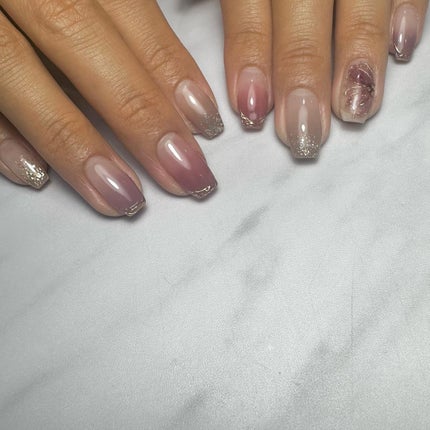 kanna on LIPS 「・・・𝐶𝑜𝑠𝑚𝑜𝑠𝑐𝑜𝑙𝑜𝑟❁*。💜🩷コスモスカラーでお花ネイ..」(4枚目)