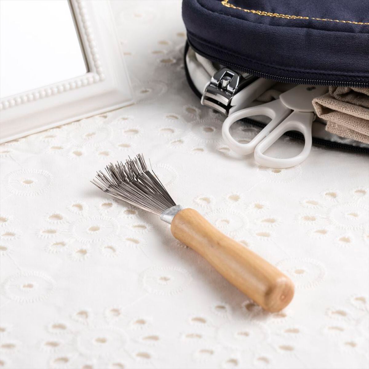 ヘアブラシのお掃除ブラシ/貝印/ヘアケアグッズを使ったクチコミ(1枚目)