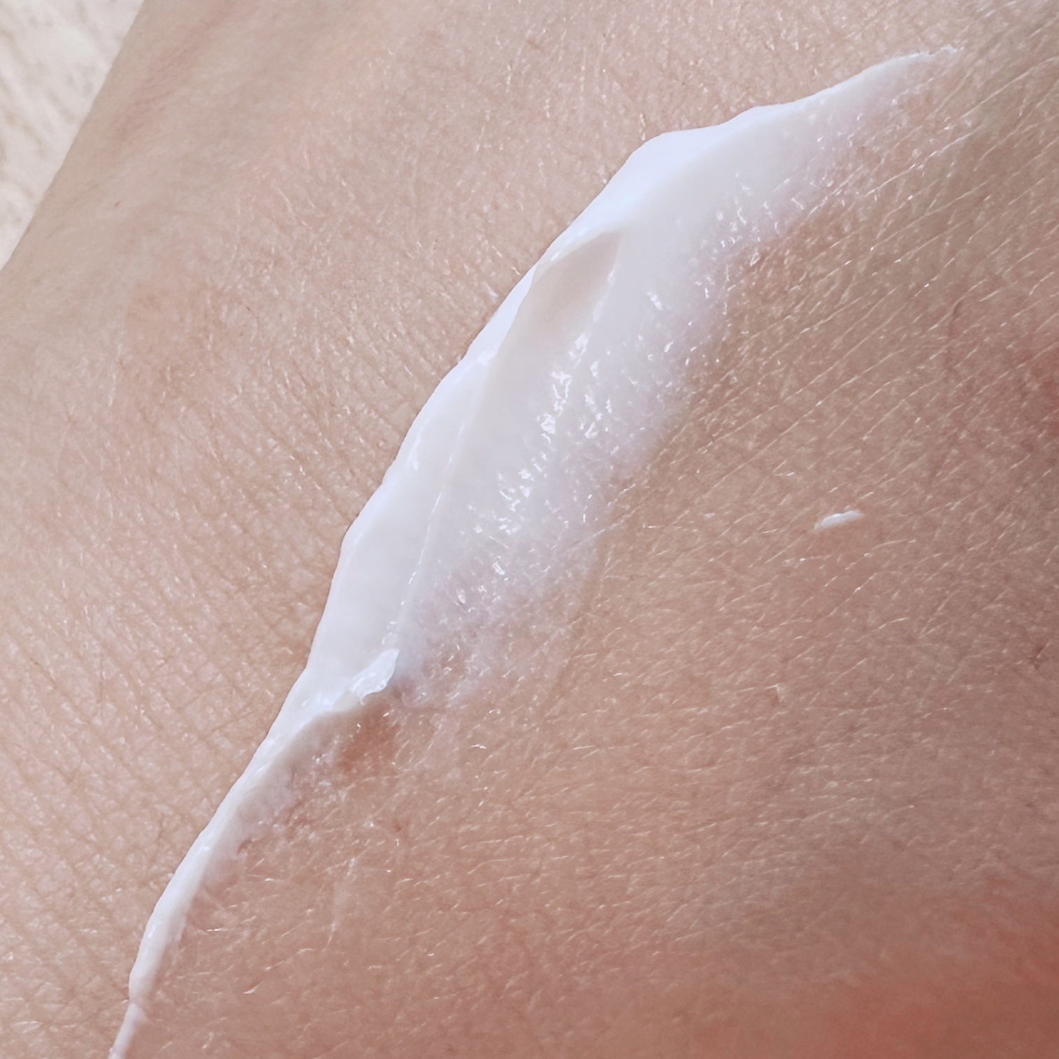 リニュートリィブ ダイヤモンド リッチ クリーム/ESTEE LAUDER/フェイスクリームを使ったクチコミ（3枚目）