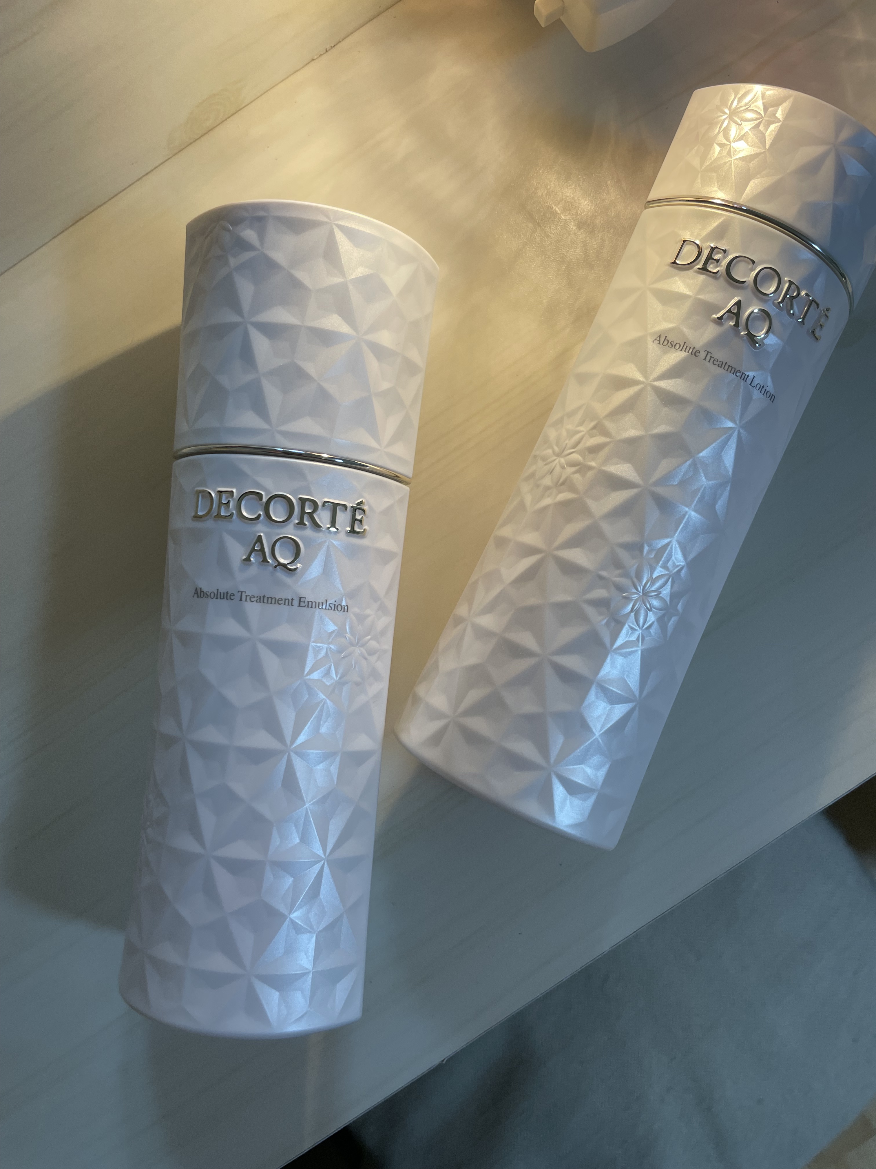 AQ アブソリュート エマルジョン マイクロラディアンス Ⅲ 200ｍL/DECORTÉ/乳液を使ったクチコミ（1枚目）