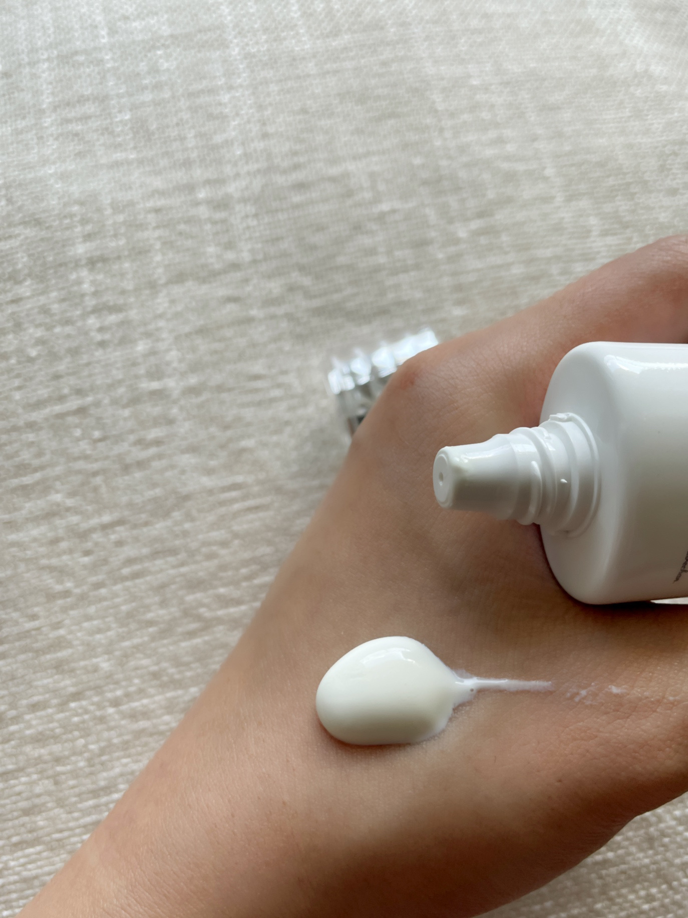 Sun Crush！UV essence 〜向日葵〜/Shiro no Sakura./日焼け止めクリームを使ったクチコミ（2枚目）