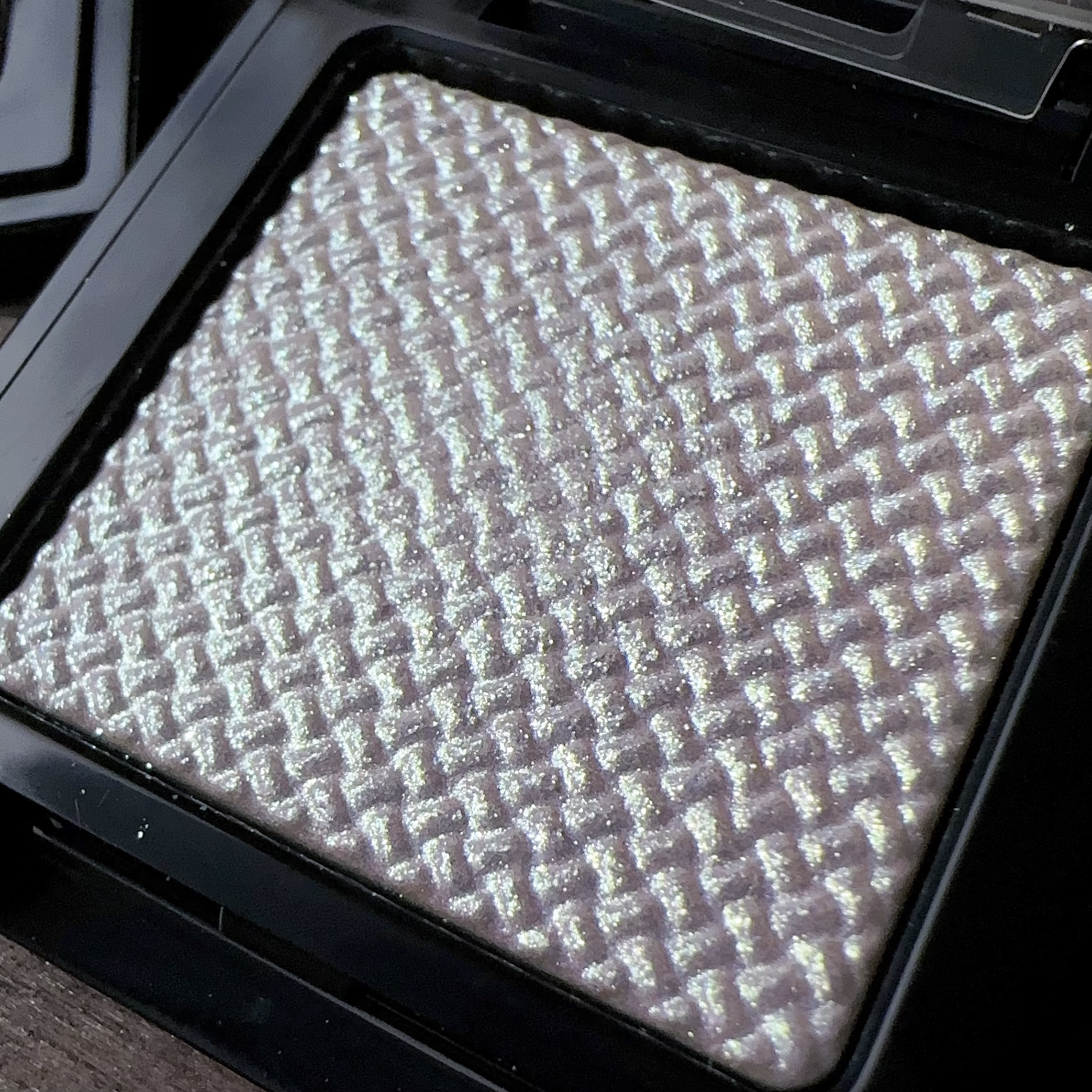 エレガンス ラズル スターアイカラー/エレガンス ラズル /単色アイシャドウを使ったクチコミ（2枚目）