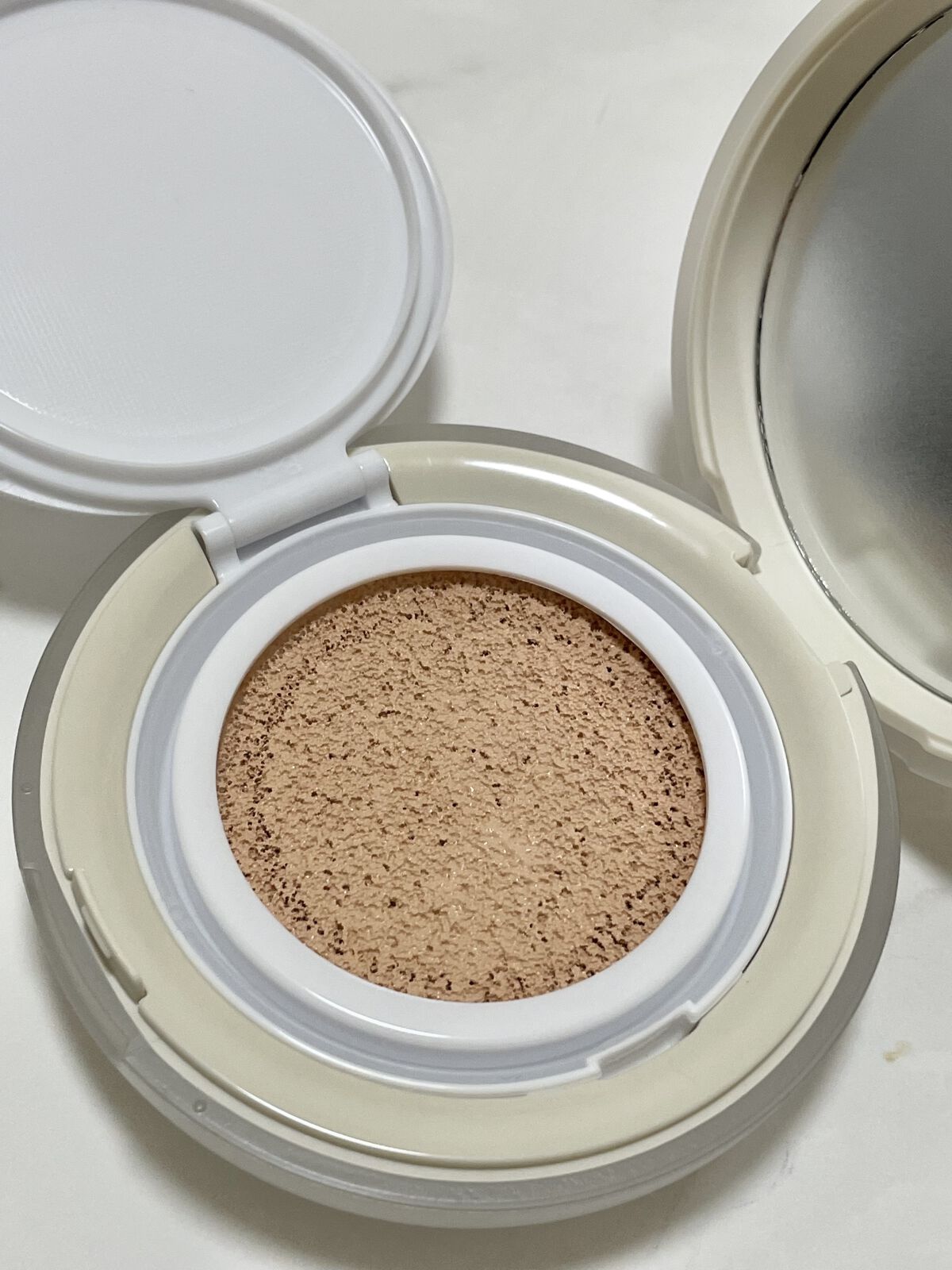 カーミンググロウアップクッションファンデーション/favs/リキッドファンデーションを使ったクチコミ（2枚目）