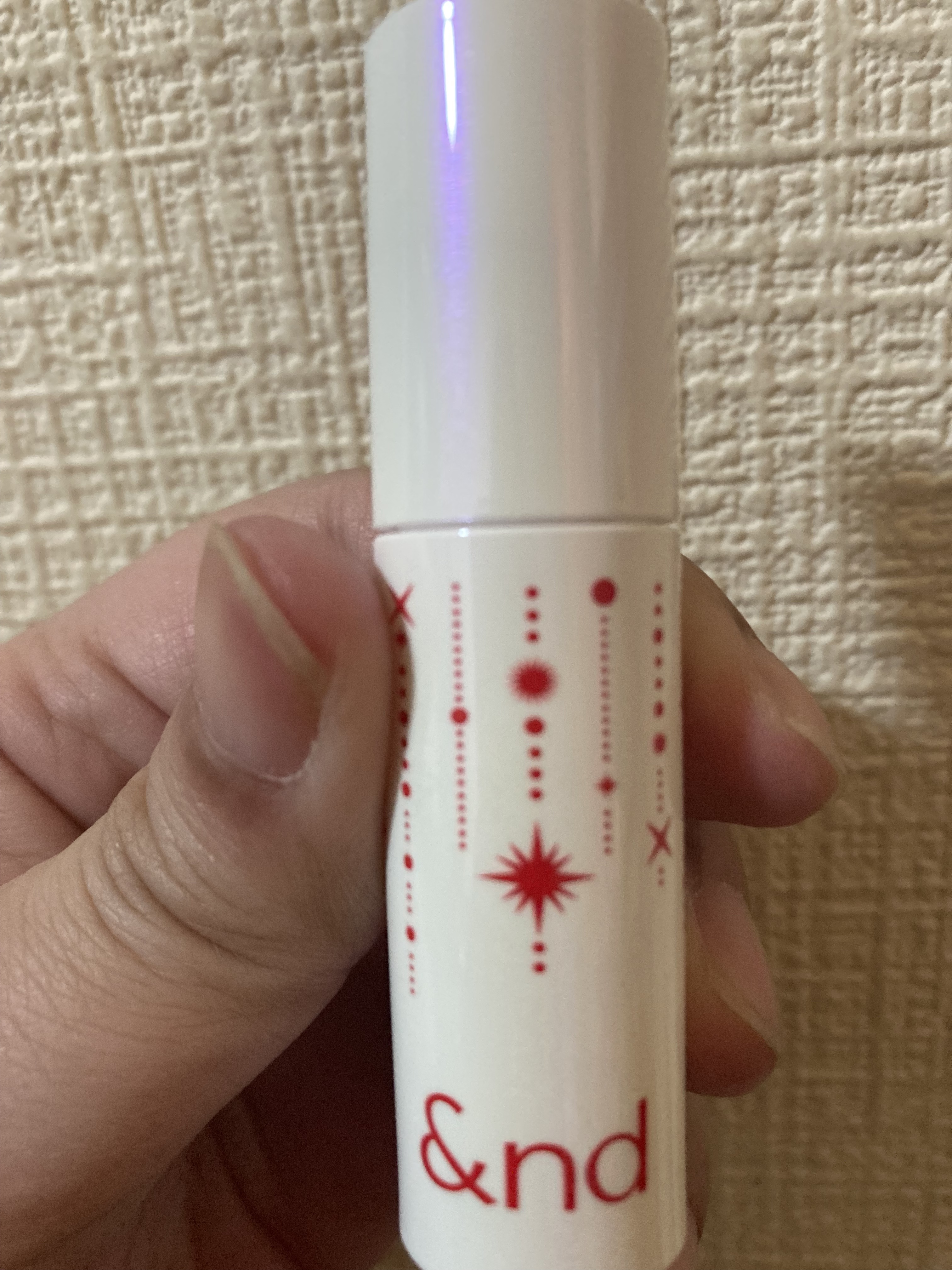 アンドバイロムアンド　グラッシーボムティント HL01 RED FLAKE/&nd by rom&nd/リップティントを使ったクチコミ（3枚目）