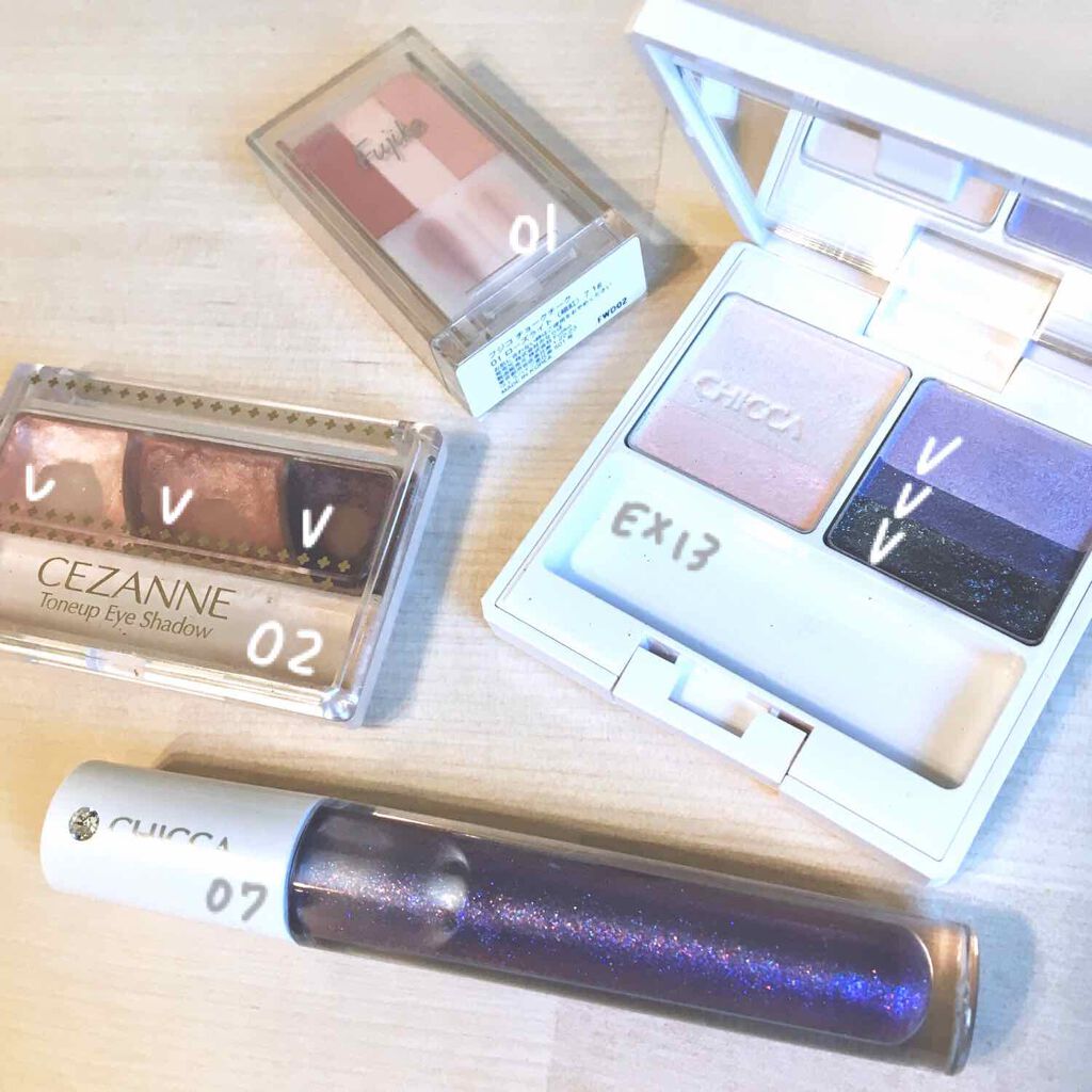 フローレスグロウ リッドテクスチャー アイシャドウ/CHICCA/アイシャドウパレットを使ったクチコミ（2枚目）
