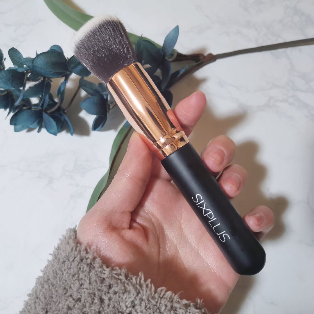 SIXPLUS SIXPLUS 貴族のゴールドファンデーションブラシ F02のクチコミ「＼全て手作りのメイクブラシ／

SIXPLUS 貴族のゴールドファンデーションブラシ F02
.....」（2枚目）